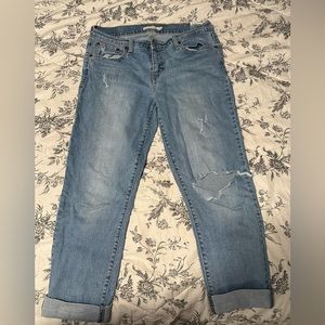 Levi’s Boyfriend Mid-Rise Jeans. Size 29.